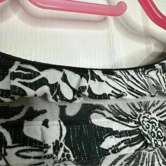 R&M Richards Ruffled Fabric  Blazer Black & White Floral Size 14W - Picture 16 of 16